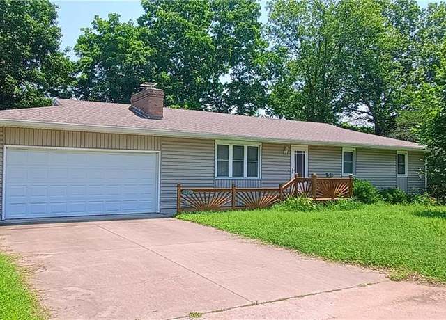 Property at 1212 N Olive St, Nevada, MO 64772, 3 beds, 3 baths