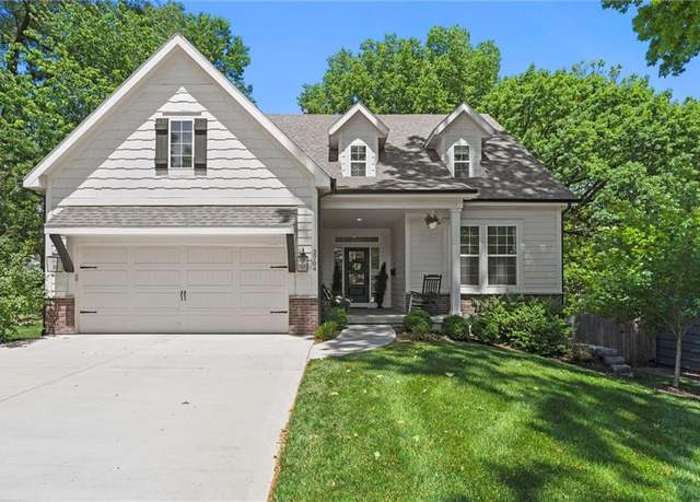 Property at 2704 W 74th St, Prairie Village, KS 66208, 5 beds, 5 baths