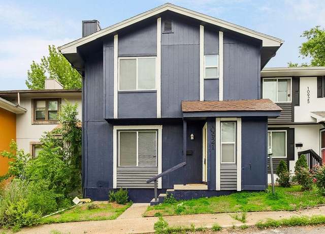 Property at 10921 Mckinley Dr, Kansas City, MO 64134, 3 beds, 2.5 baths