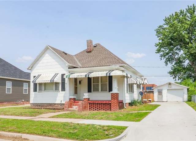 Property at 6327 Carnegie St, St Joseph, MO 64504, 2 beds, 1 bath