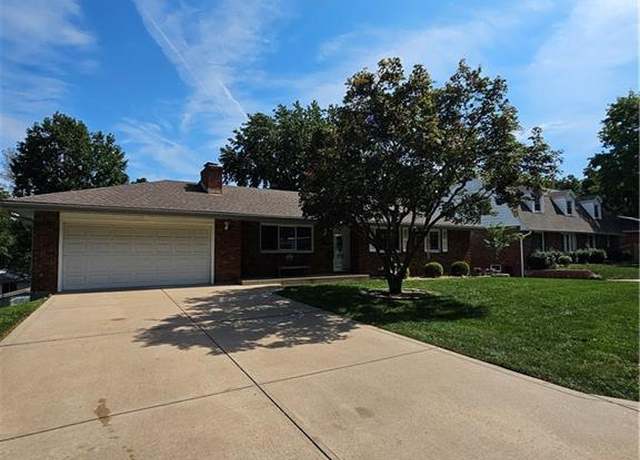 Property at 612 Leslie Dr, Independence, MO 64055, 3 beds, 3 baths