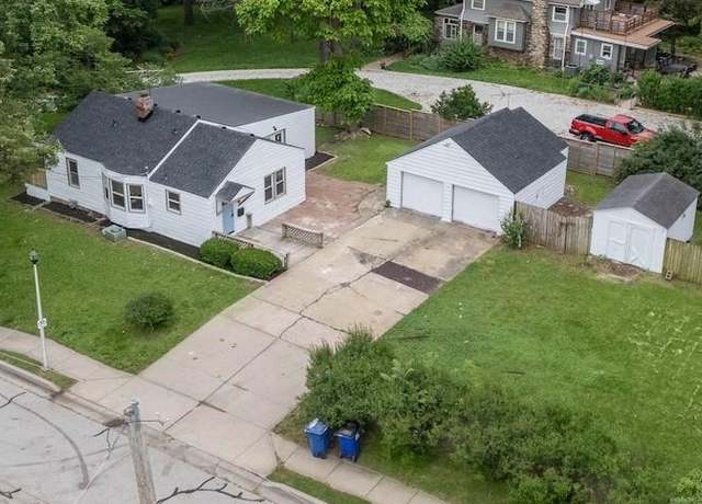 Property at 9521 W 60th St, Merriam, KS 66203, 3 beds, 2 baths