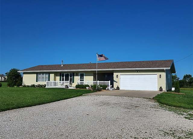 Property at 879 E 1900th Rd, Eudora, KS 66025, 4 beds, 2.5 baths