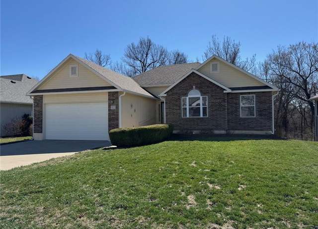 Property at 512 Wildwood Ct, Warrensburg, MO 64093, 4 beds, 3 baths