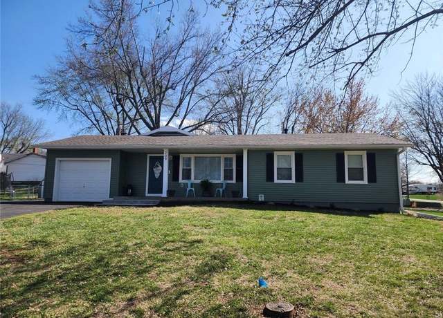 Property at 209 Pawnee Ave, Hiawatha, KS 66434, 3 beds, 2 baths