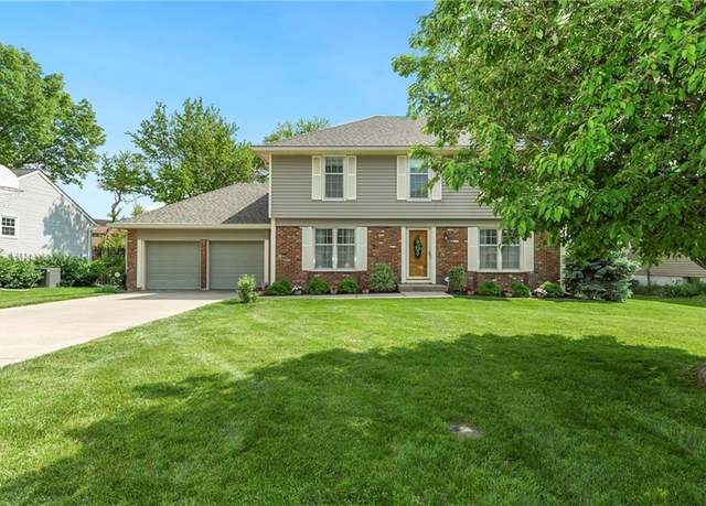 Property at 12433 W 105th St, Overland Park, KS 66215, 4 beds, 2.5 baths