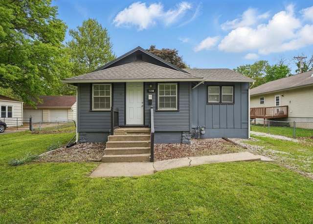 Property at 1008 Dewey St, Grandview, MO 64030, 4 beds, 1 bath