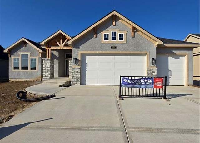 Property at 4604 NW Luna Piena Way, Riverside, MO 64150, 4 beds, 4 baths