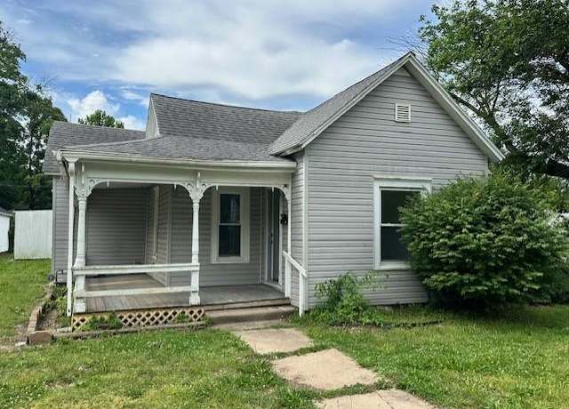 Property at 627 W Cherry St, Nevada, MO 64772, 2 beds, 1 bath