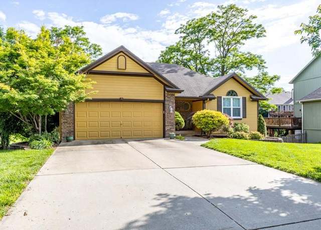 Property at 8915 NE 109th Ter, Kansas City, MO 64157, 4 beds, 2.5 baths
