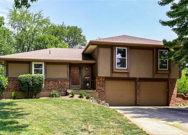 Property at 503 SE Brownfield Dr, Lee's Summit, MO 64063, 3 beds, 2 baths