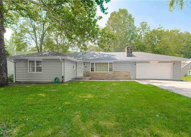 Property at 8116 N Main St, Kansas City, MO 64118, 4 beds, 3 baths