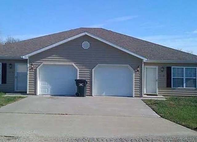 Property at 119 SE 1171 Rd, Knobnoster, MO 65336, 6 beds, 4 baths
