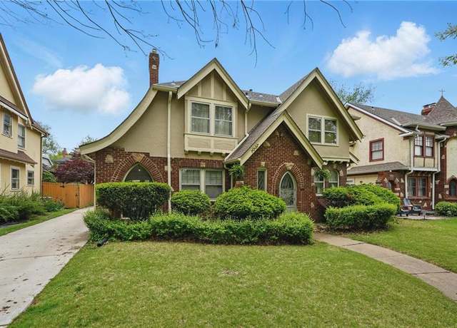 Property at 1037 W Gregory Blvd, Kansas City, MO 64114, 3 beds, 2.5 baths