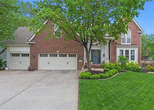 Property at 1307 Old Trail Rd, Liberty, MO 64068, 4 beds, 4.5 baths