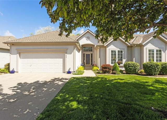 Property at 6102 NW 79th St, Kansas City, MO 64151, 4 beds, 3.5 baths