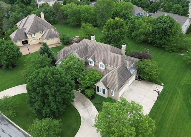 Property at 14606 Granada Rd, Leawood, KS 66224, 6 beds, 7.5 baths