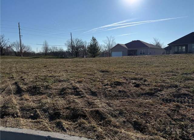 Property at 2215 Crestview Pl, Raymore, MO 64083
