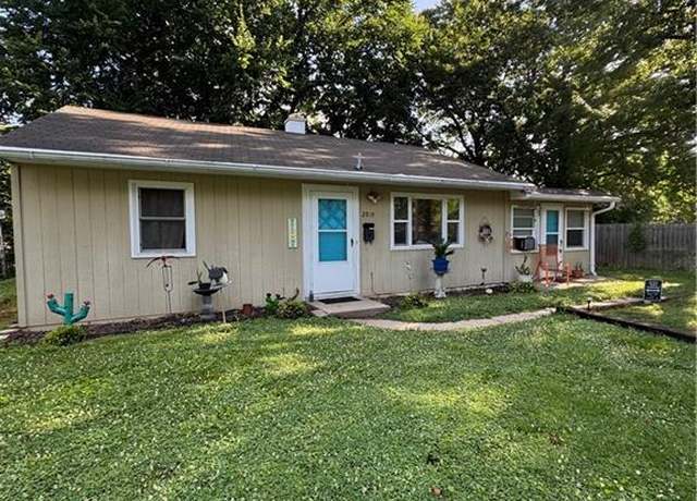 Property at 2019 Barkley Ln, St Joseph, MO 64501, 4 beds, 1 bath