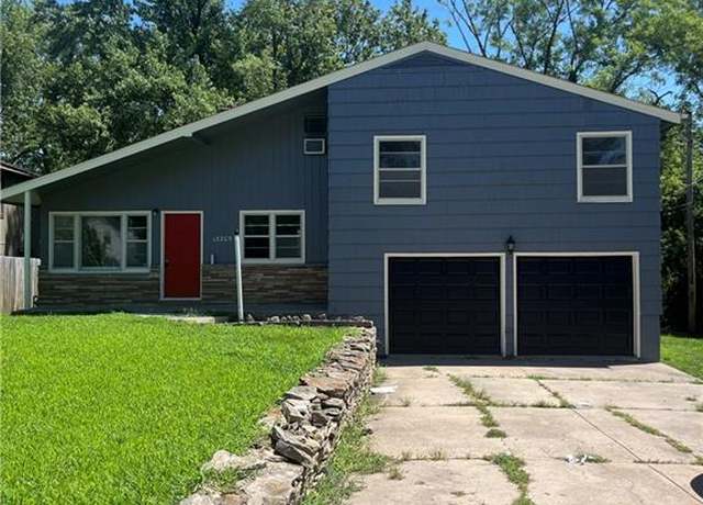 Property at 13205 Byars Rd, Grandview, MO 64030, 4 beds, 1.5 baths