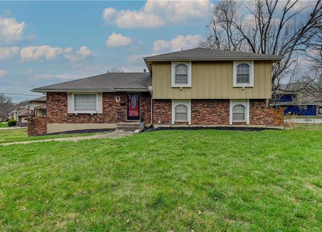 Property at 12718 Oakland Ave, Grandview, MO 64030, 3 beds, 2.5 baths