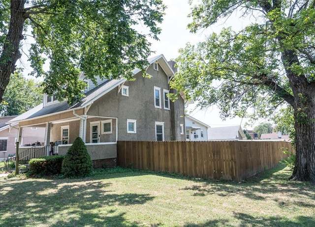Property at 725 N 10th St, Fredonia, KS 66736, 3 beds, 2 baths