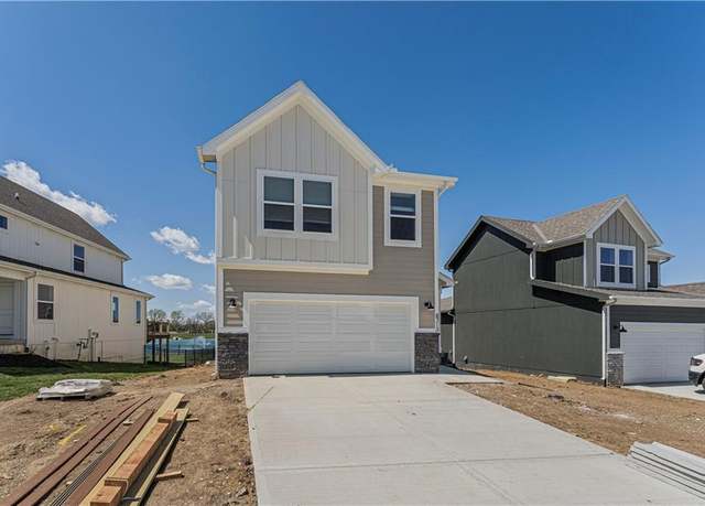 Property at 8782 SW 10th St, Blue Springs, MO 64064, 4 beds, 2.5 baths