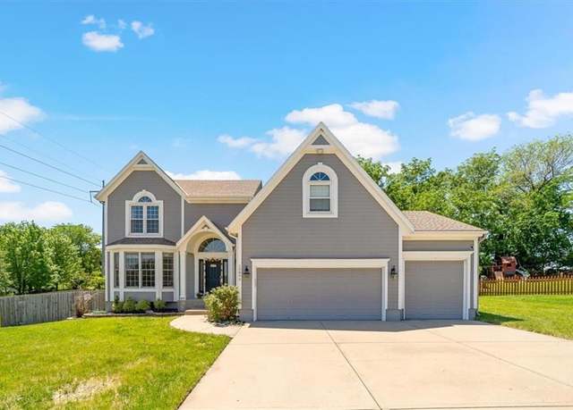 Property at 12890 S Greenwood St, Olathe, KS 66062, 4 beds, 2.5 baths