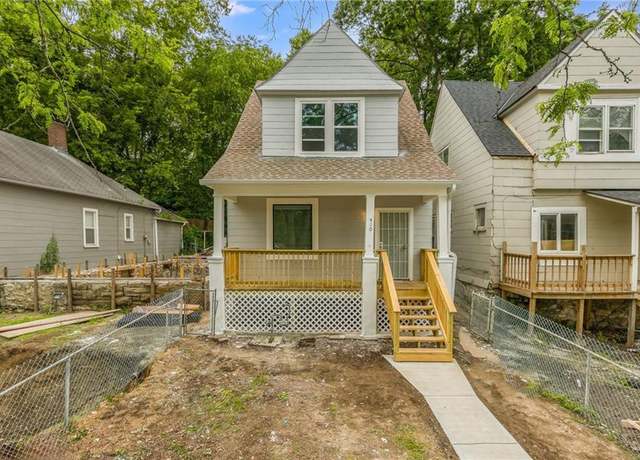 Property at 410 Kensington Ave, Kansas City, MO 64124, 4 beds, 2 baths