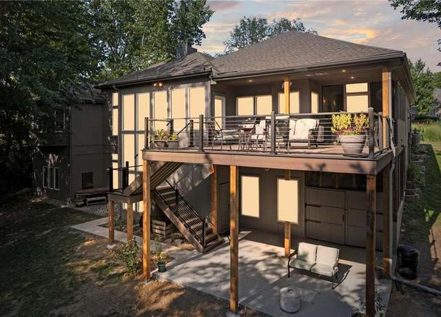 Property at 10301 NW River Hills Ct, Parkville, MO 64152, 4 beds, 4.5 baths