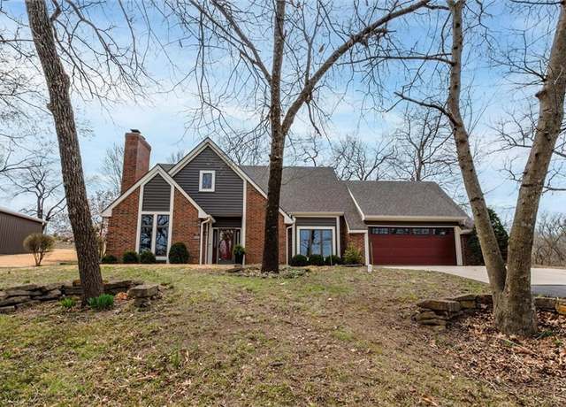 Property at 15411 Evans Rd, Basehor, KS 66007, 4 beds, 3 baths