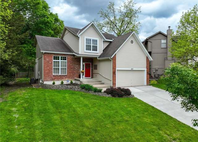 Property at 607 E 122nd St, Kansas City, MO 64145, 4 beds, 2.5 baths