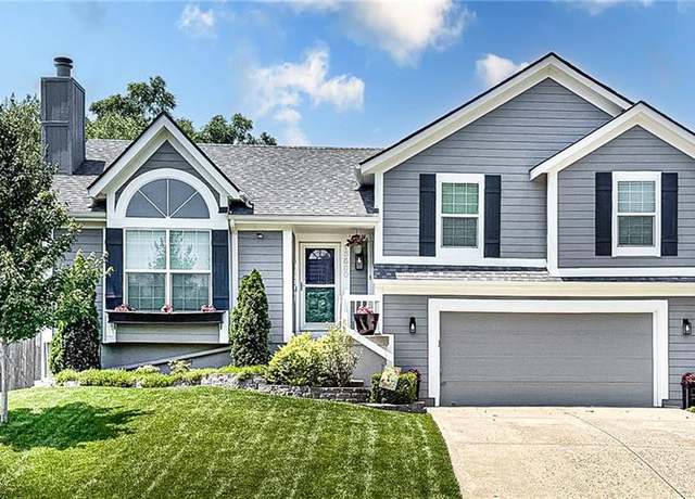 Property at 15550 S Kenwood St, Olathe, KS 66062, 4 beds, 3 baths