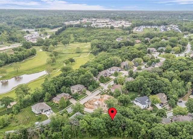Property at 6122 Persimmon Ct, Parkville, MO 64152