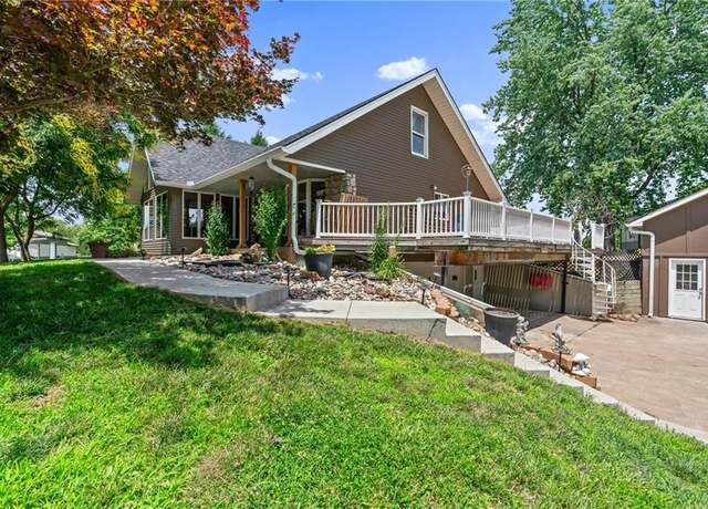 Property at 8901 Stillhouse Rd, Liberty, MO 64068, 3 beds, 3 baths