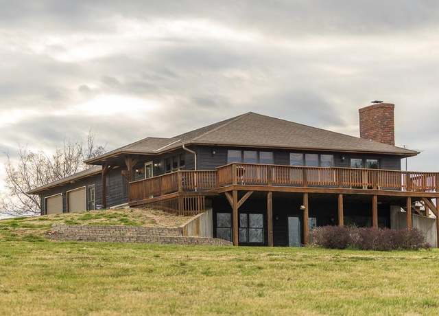 Property at 20449 US 169 Hwy, St Joseph, MO 64505, 3 beds, 2.5 baths