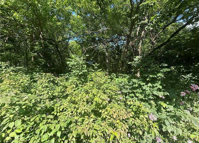 Property at 226 E Sugar Lake Dr, Mound City, KS 66056
