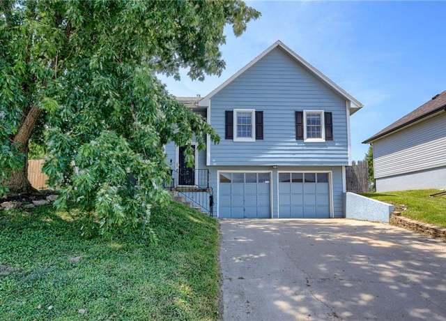 Property at 864 S 9th St, Edwardsville, KS 66111, 3 beds, 2.5 baths