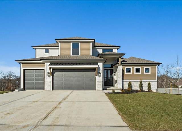 Property at 2086 NW O'brien Rd, Lee's Summit, MO 64081, 5 beds, 4.5 baths