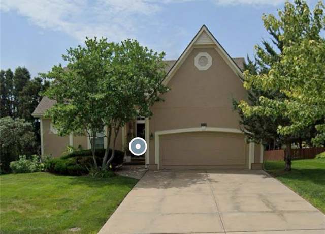 Property at 7633 W 148th Ter, Overland Park, KS 66223, 3 beds, 3 baths