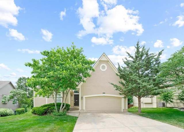 Property at 7633 W 148th Ter, Overland Park, KS 66223, 3 beds, 3 baths