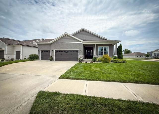 Property at 1129 SW Cheshire Dr, Lee's Summit, MO 64083, 4 beds, 3 baths