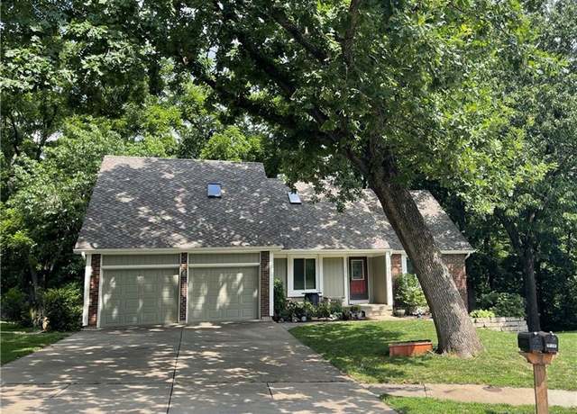 Property at 12679 W 82nd Ter, Lenexa, KS 66215, 4 beds, 3.5 baths