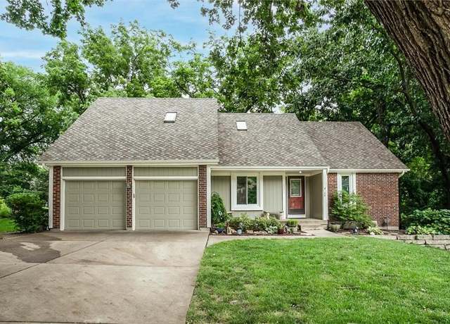 Property at 12679 W 82nd Ter, Lenexa, KS 66215, 4 beds, 3.5 baths