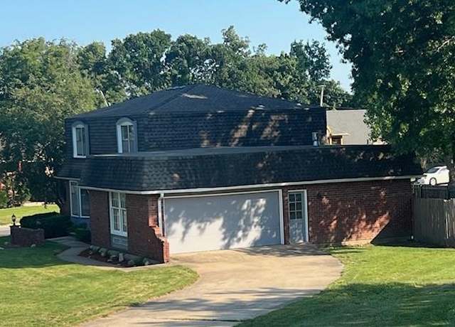 Property at 9714 Shepherds Dr, Kansas City, MO 64131, 4 beds, 2.5 baths