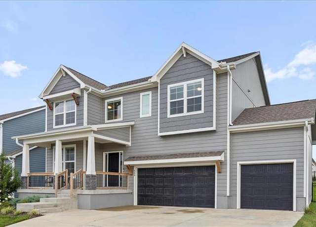 Property at 500 SW Brummel Rd, Lee's Summit, MO 64081, 3 beds, 2.5 baths
