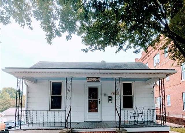 Property at 833 N 25th St, St Joseph, MO 64506, 2 beds, 1 bath
