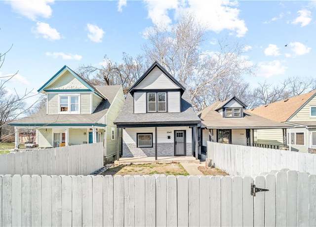 Property at 2940 Wabash Ave, Kansas City, MO 64109, 3 beds, 1.5 baths