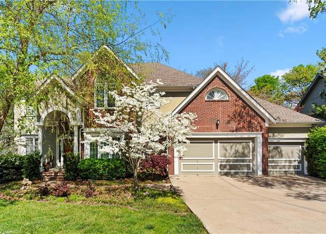 Property at 13116 W 126th St, Overland Park, KS 66213, 4 beds, 4.5 baths