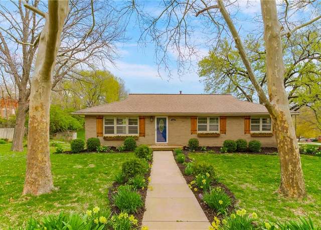 Property at 1305 Craig Dr, Liberty, MO 64068, 4 beds, 2.5 baths